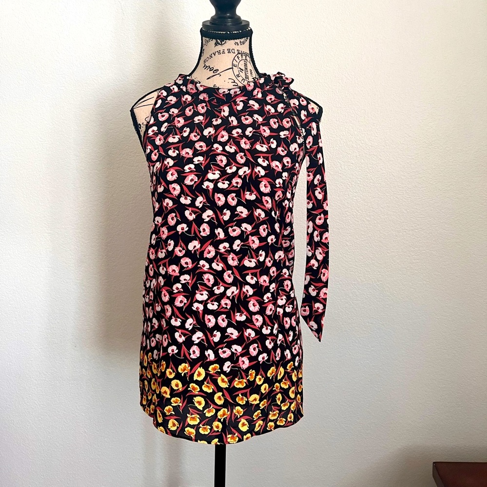 Flower top! Ann Taylor, pink to yellow 🌸🌺